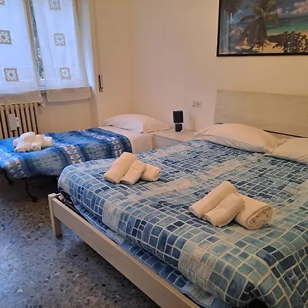 Gold Sunshine Srls O Guest house Lido di Ostia